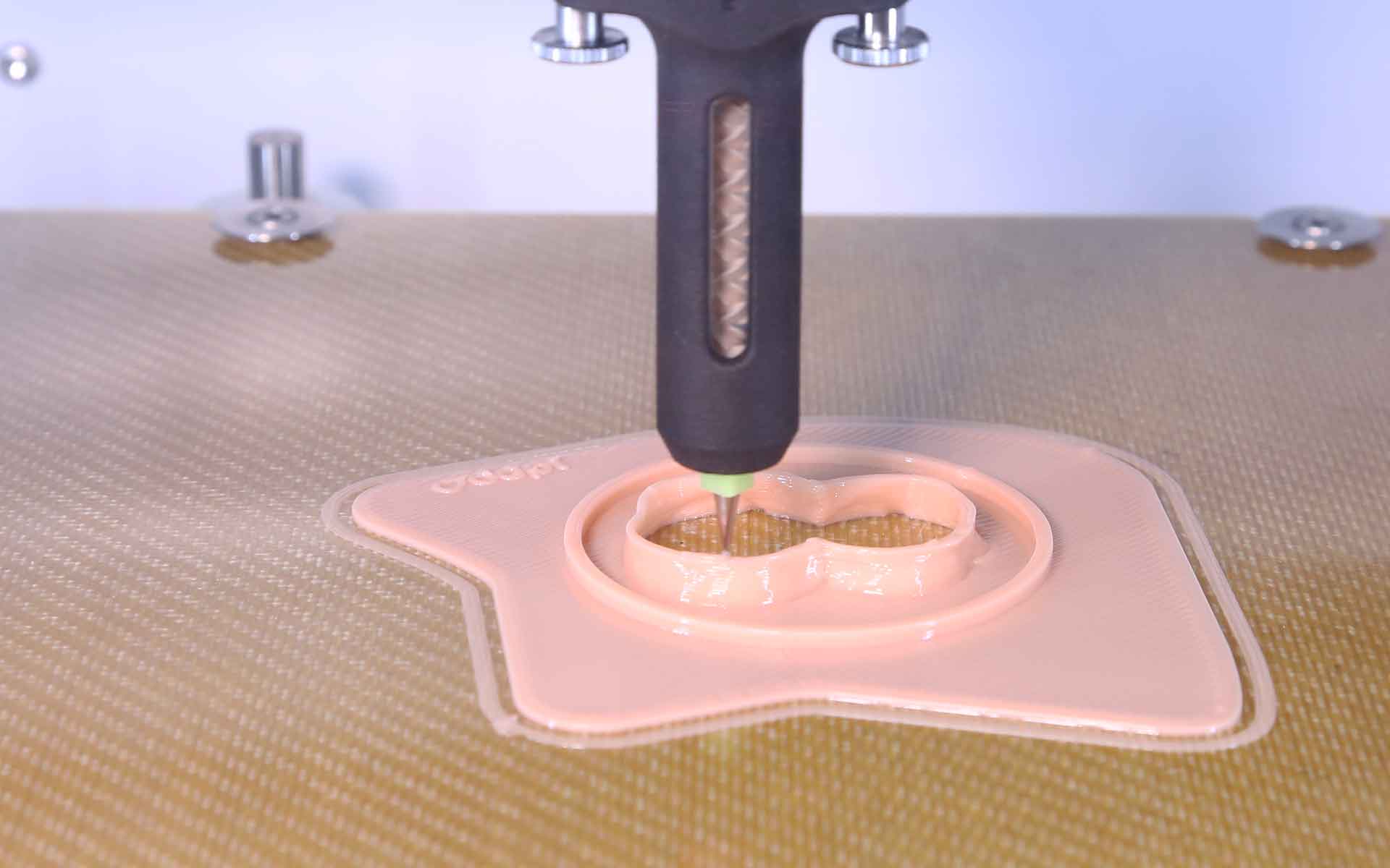 Dispositif medical de plaquettes personnalisées pour poches d'ostomie Odapt imprimées en silicone